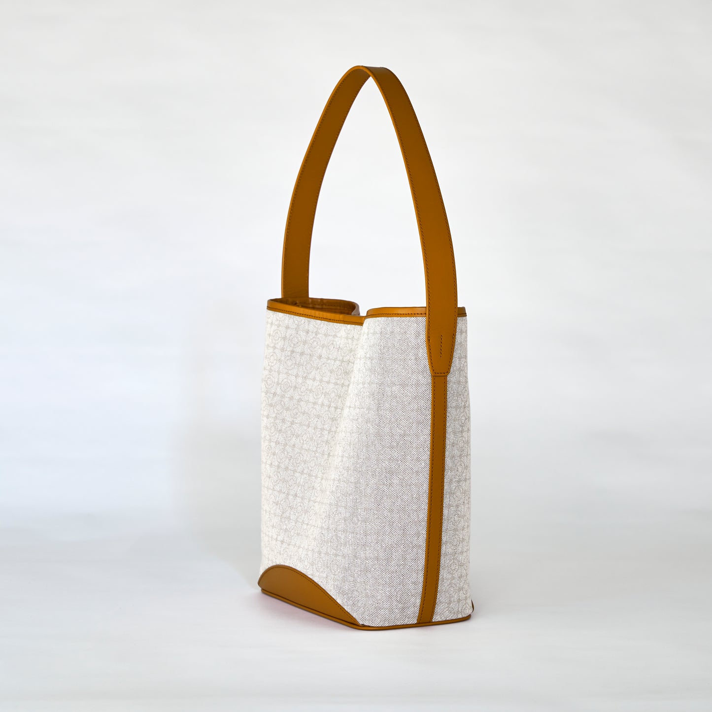 STEP One-Shoulder Tote