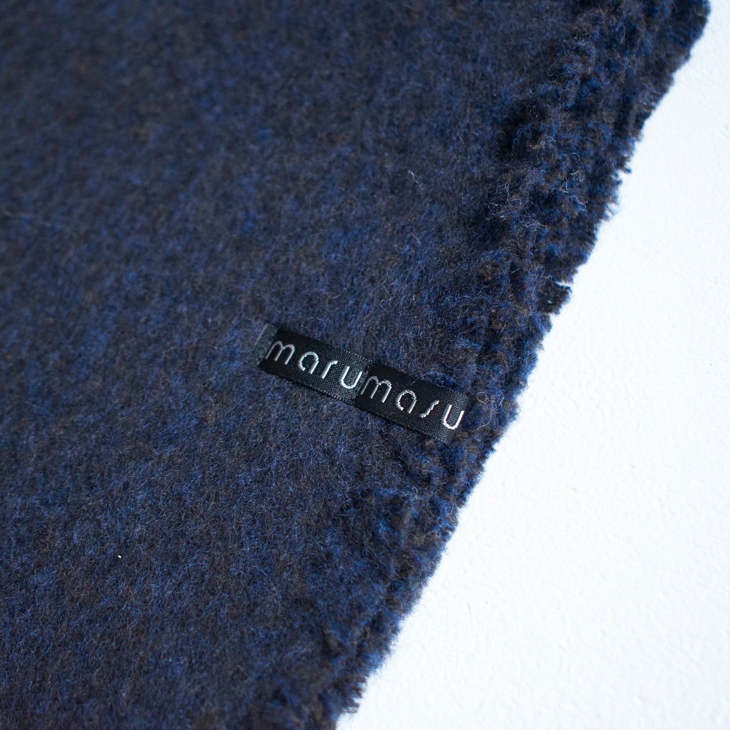 真冬も暖かいやわらかなバルキーウールマフラー