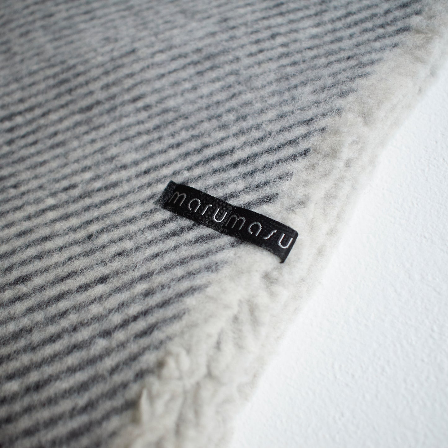 真冬も暖かいやわらかなバルキーウールマフラー