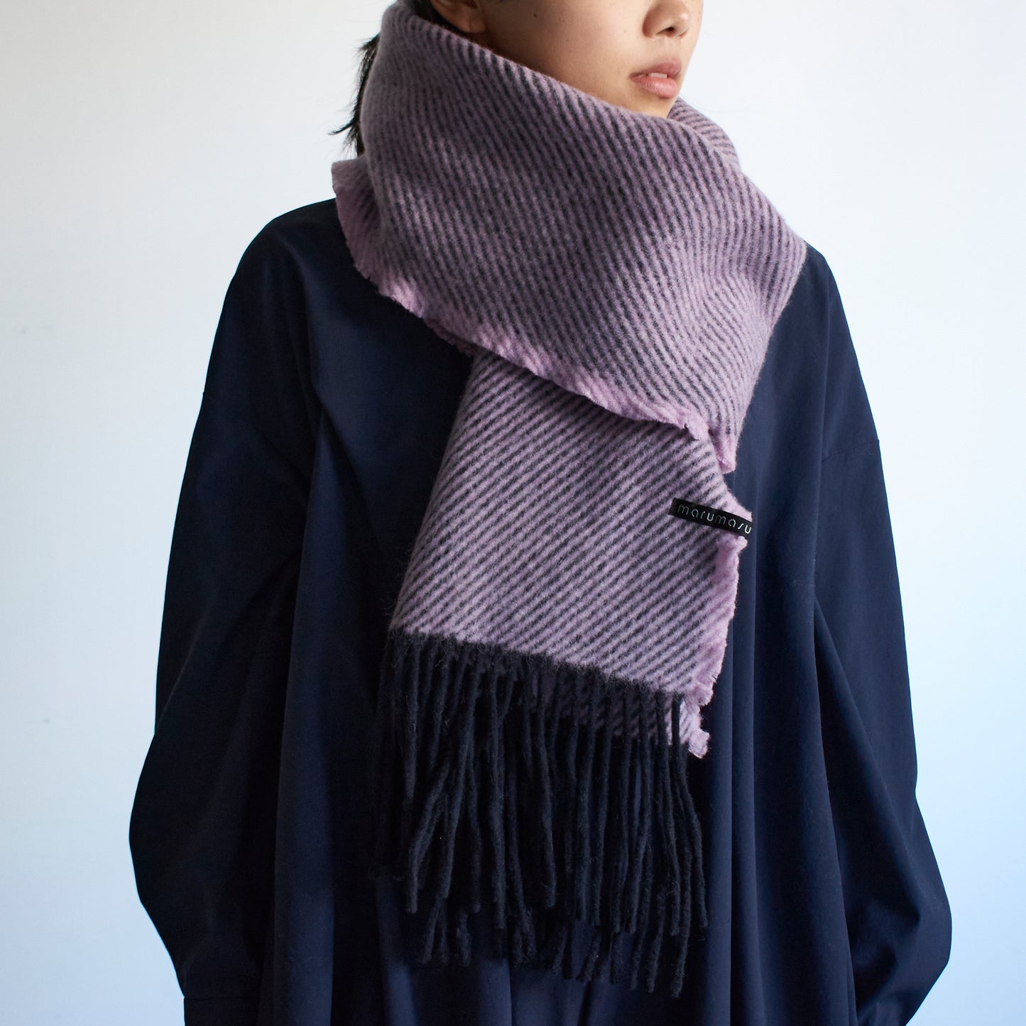 真冬も暖かいやわらかなバルキーウールマフラー