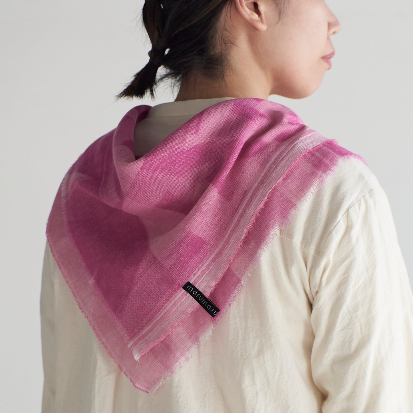 ふわっと心地よい洗えるスカーフ　COTTON GAUZE JEWEL POINTILLISM SQUARE- 3color