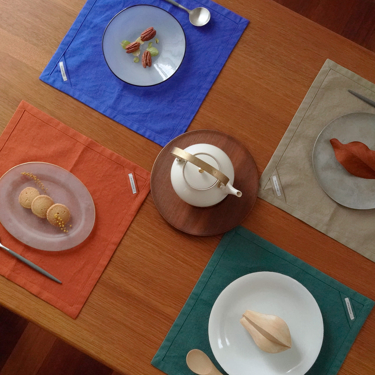 1プレート用の額縁ランチョンマット _ 30cm×30cm